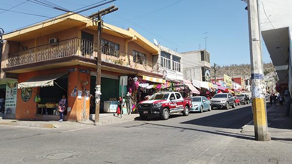 Realizan operativo contra el ambulantaje en Tecamachalco