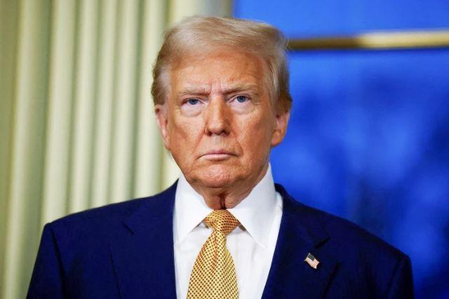 Más de medio millón de migrantes en riesgo tras revocación de permisos en EE. UU.