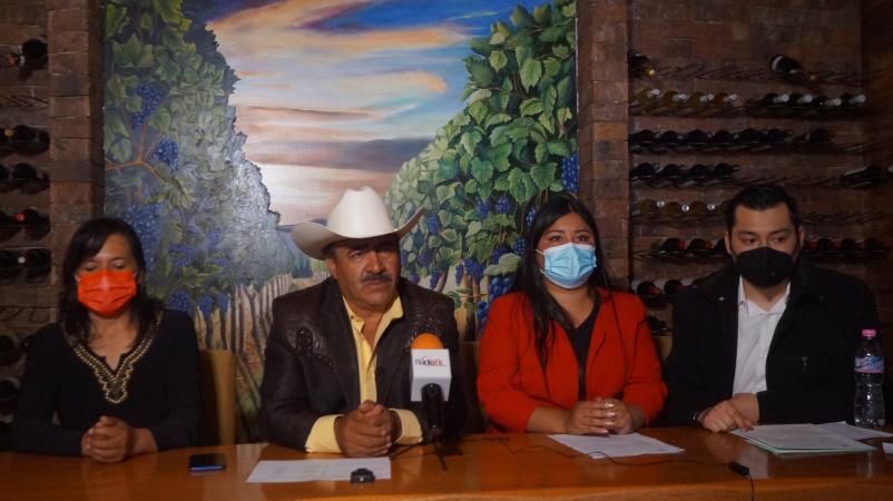 Candidatos abandonan RSP y FxM para sumarse a Arturo de Rosas