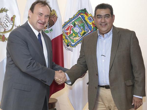 Recibe gobernador Sergio Céspedes a embajador de Guatemala