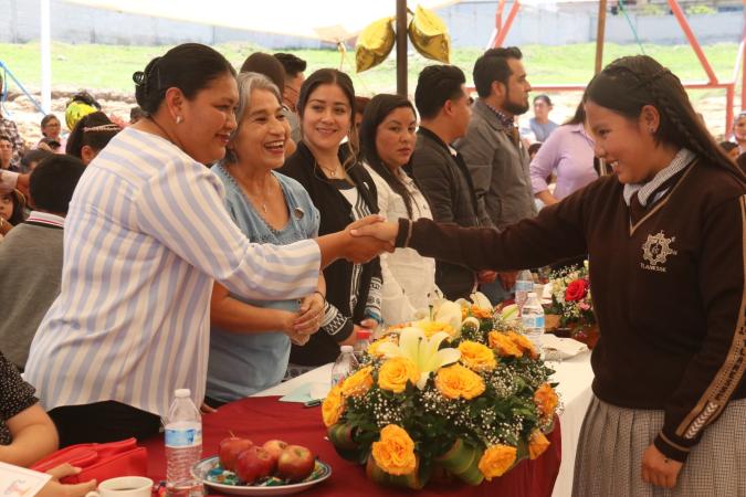 México vive una crisis educativa: Antorcha