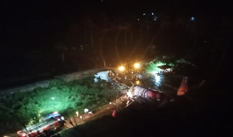 VIDEO Avión de Air India Express se parte en dos con 191 personas a bordo