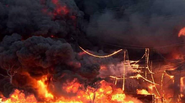 Una empleada provocó una explosión en un almacén de petróleo en Nakhon Pathom