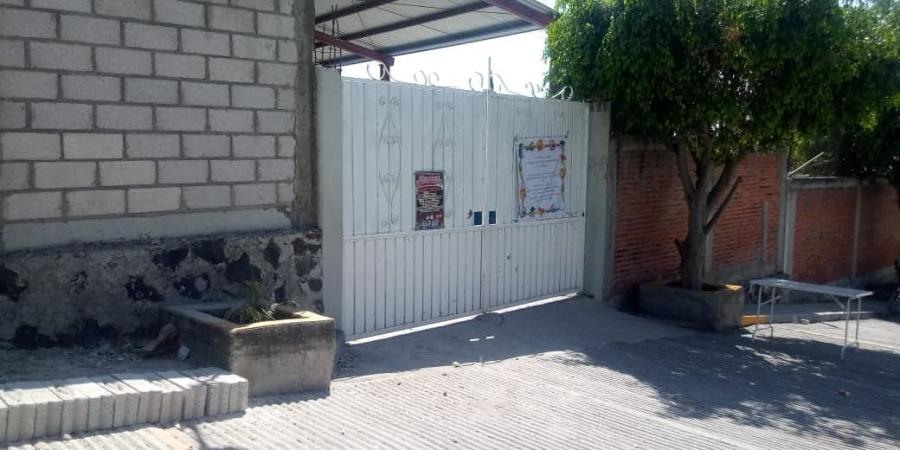 Acusan a directora de hacer negocio con tiendita de escuela en Izúcar