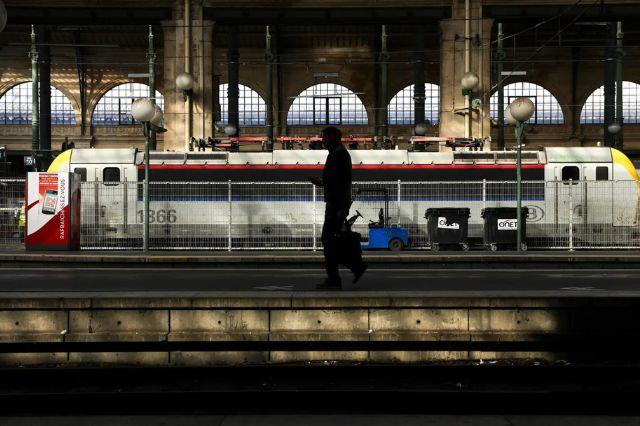 Bomba de la Segunda Guerra Mundial interrumpe tráfico ferroviario en París