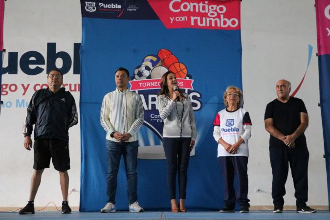Instituto Municipal del Deporte puso en marcha el Torneo de los Barrios de Cachibol