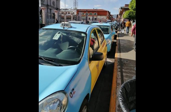 Taxistas protestan contra plataforma de transporte Pronto en Teziutlán