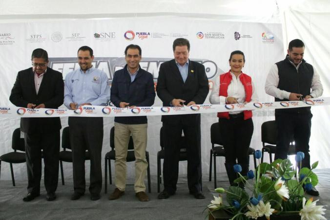 Realizan feria de empleo en San Martín Texmelucan