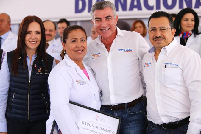 Gobernador reconoce trayectoria de médicos poblanos image 3