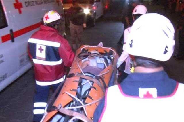 Se queda sin frenos después de entregar víveres en Hueyapan