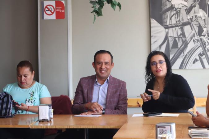 No tengo gallo para gubernatura: Eduardo Castillo