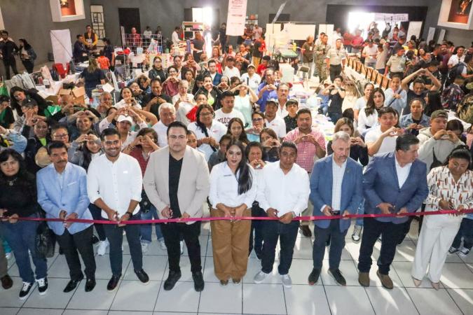 Inaugura Tonantzin Fernández, Feria de Regreso a Clases