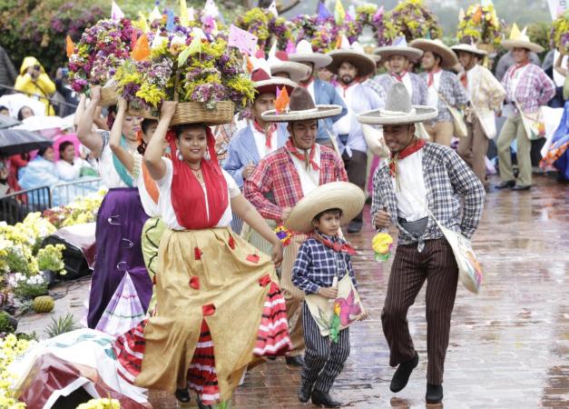 Promete Barbosa difundir internacionalmente al festival Atlixcáyotl