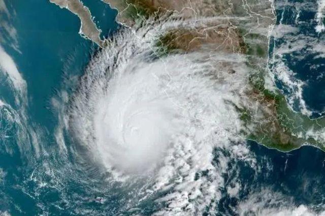 SMN eleva a 80% la probabilidad de ciclón en costas de Michoacán y Oaxaca