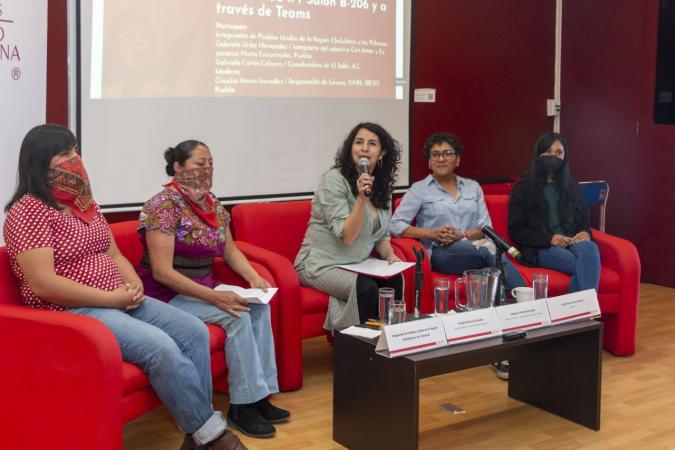 Encuentros y resistencias: un diálogo de mujeres activistas