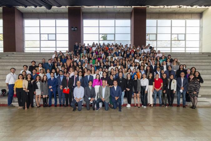 Rinden protesta 221 alumnos de la Ibero como consejeros estudiantiles