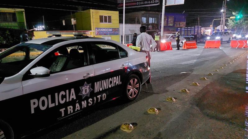 Joven tirado en calles de Atlixco alerta a vecinos y cuerpos de socorro