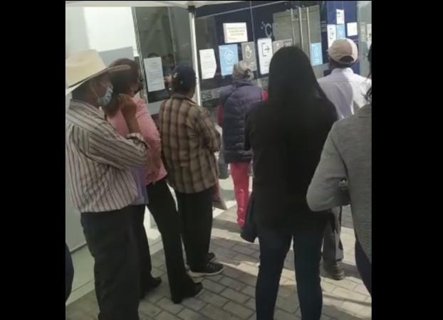 Reclaman servicio lento y deficiente en CIS de Atlixco