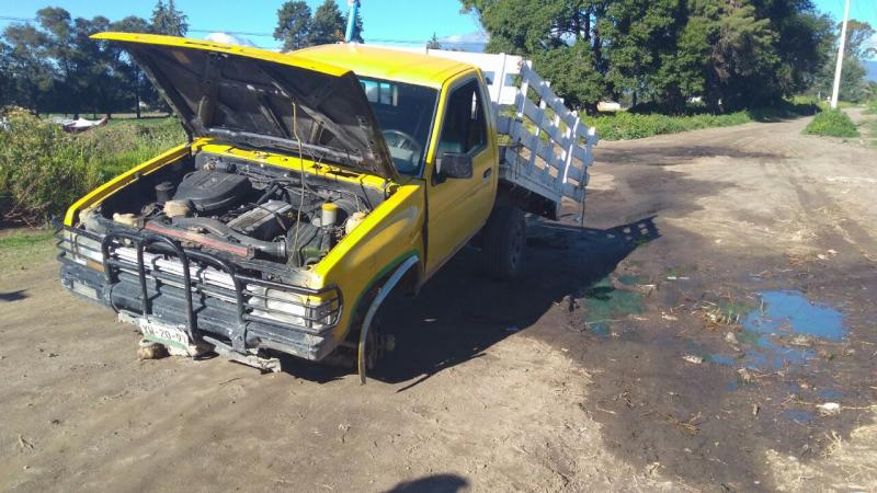 Intentan incendiar camioneta huachicolera en Texmelucan
