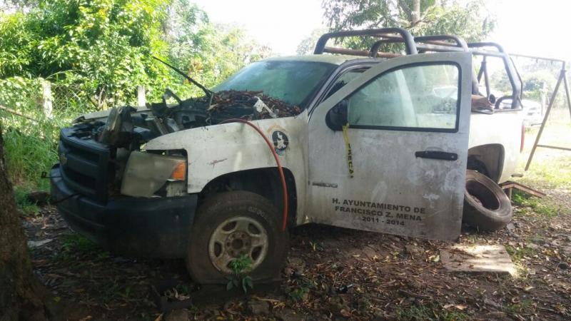 En talleres abandonan patrullas y ambulancia de Z. Mena image 1