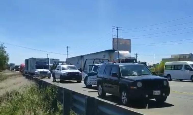 Tras enfrentamiento frustran robo en la México-Puebla a la altura de Xoxtla