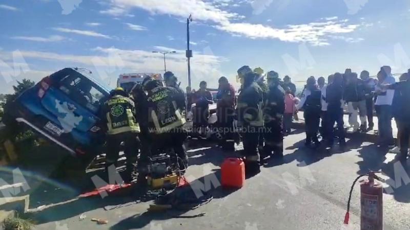 VIDEO 4 lesionados deja choque en puente frente al Periférico Ecológico