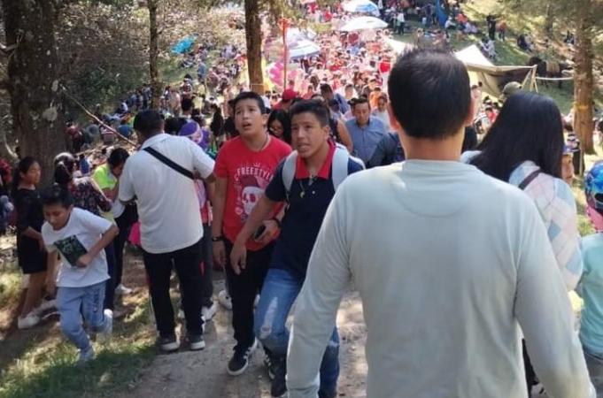 Miles celebran a Cristo Rey, en lo alto de Chignautla