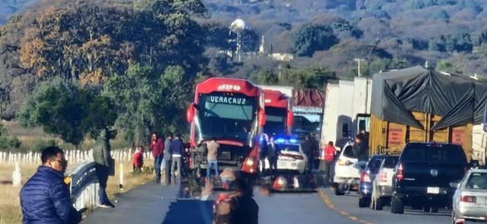 Choque en la Amozoc-Perote generó cierre de la vialidad