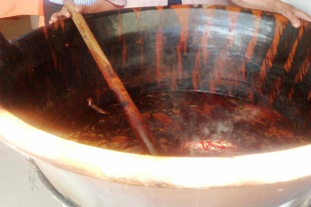 Venta de mole de caderas en Tehuacán no rebasa el 20 % en el Mercado 16 de Marzo