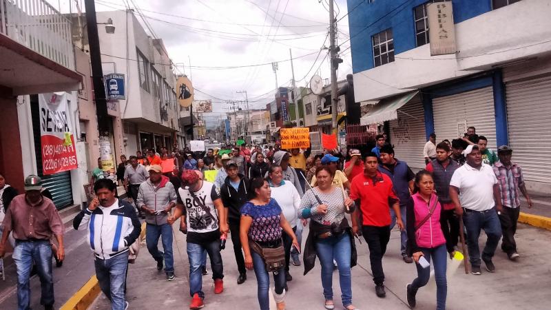 Ambulantes marchan por Texmelucan y exigen seguridad al Edil image 1