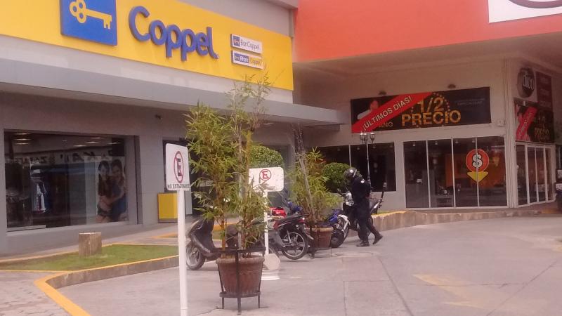 Edil cuida sus negocios y asaltan Coppel en Texmelucan image 1