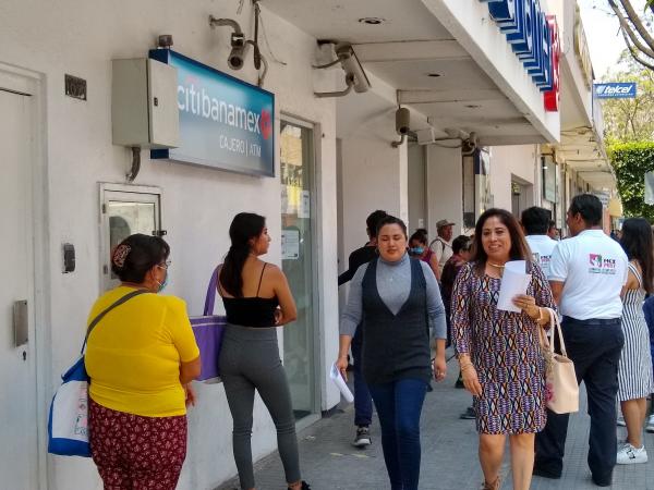 Tehuacanenses ignoran sana distancia sin que la policía pueda intervenir image 2