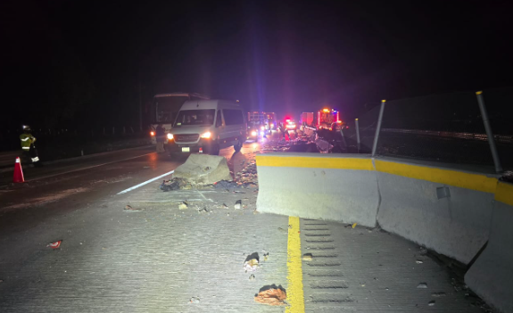 Por accidente, cierran autopista Puebla-Códoba; realizan labores de retiro