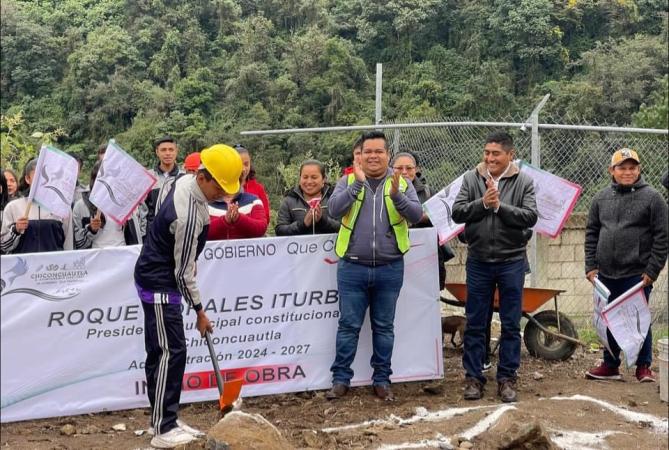 Dan banderazo de obra en Zacatepec