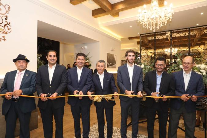 Encabeza Rivera reapertura del Restaurante Royalty