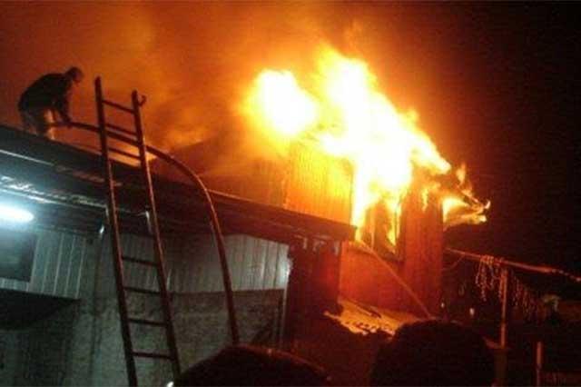 Sólo daños materiales deja incendio en Tlaxcalancingo