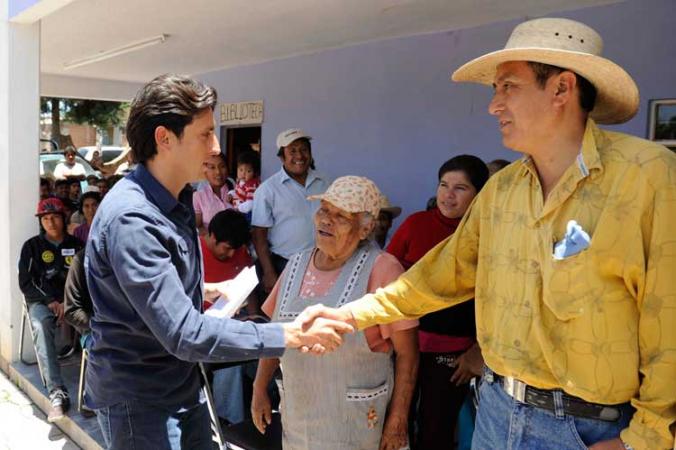 Entrega José Juan fertilizante y presenta programa en apoyo al campo image 1