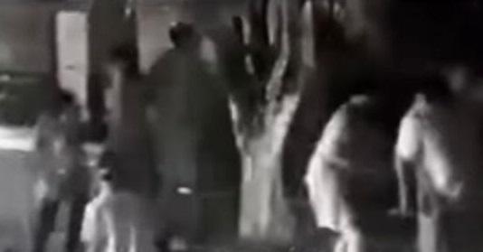 Piden perdón jóvenes sorprendidos arrojando objetos a vehículos en Atlixco