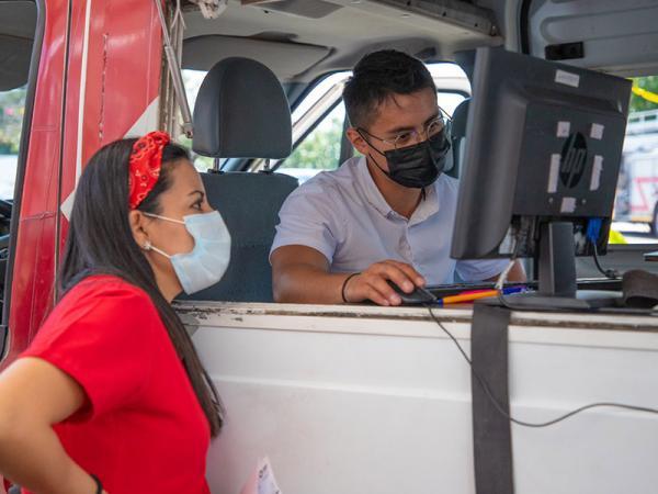 Acercan SMT y Finanzas unidades para tramitar licencias en 16 municipios poblanos