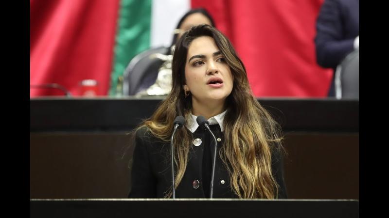 VIDEO López Obrador defendió a la diputada Andrea Chávez