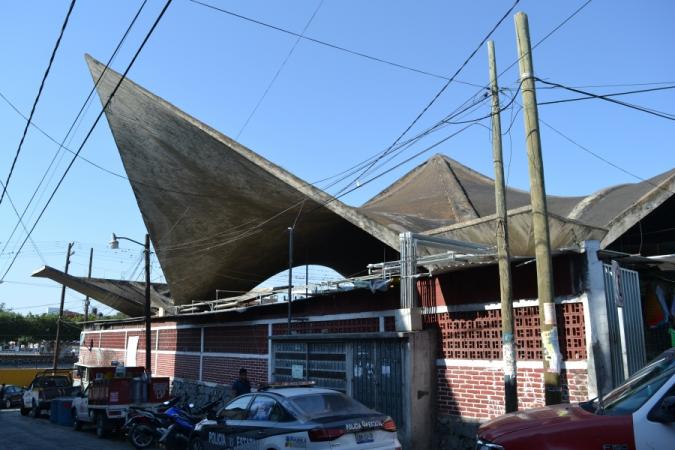 Comerciantes en disputa por su colocación en el centro de Izúcar image 1