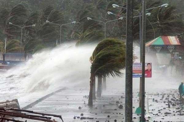 Buscan a seis pescadores desaparecidos tras el paso de Nora