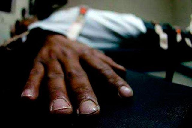 Pierde la vida al resbalar de peña en Cuahutempan