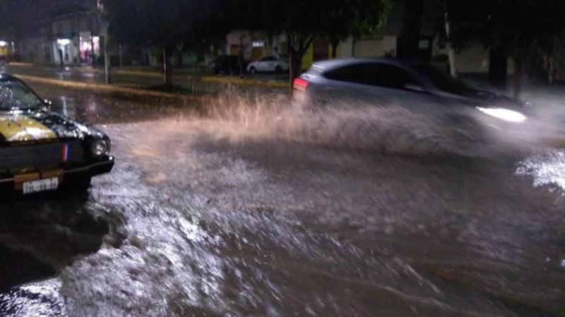 Ojo con mojar un peatón durante lluvias: Hay multas para automovilistas en Tehuacán