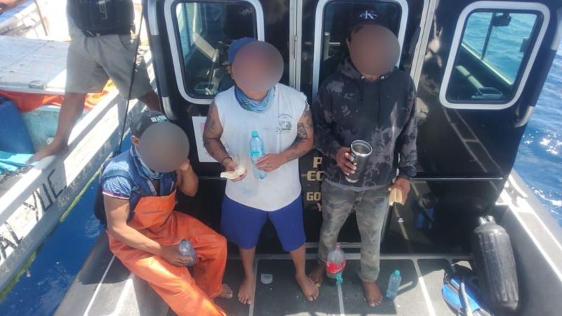 SSP de Yucatán rescató a varios tripulantes de una embarcación perdida en El Caribe