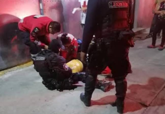 Joven mujer se avienta a las vías del tren en Tehuacán