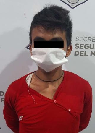 Los detienen por robar tequila Rancho Escondido en Oxxo de Puebla image 2