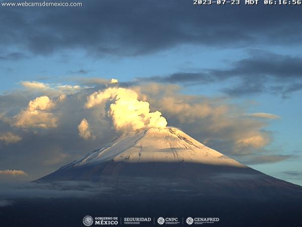 Popocatépetl se reactiva con 112 exhalaciones y tres explosiones