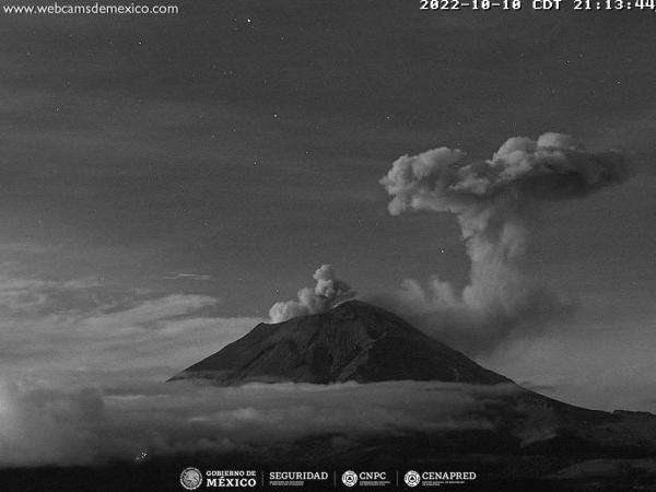 Popocatépetl registra 64 exhalaciones en 24 horas