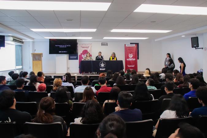 JMP y Policía Cibernética de Puebla imparten conferencia sobre prevención de delitos digitales